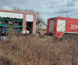 Zalane posesje i drogi pod Wrocławiem. Woda wciąż nie opada, alarmy powodziowe