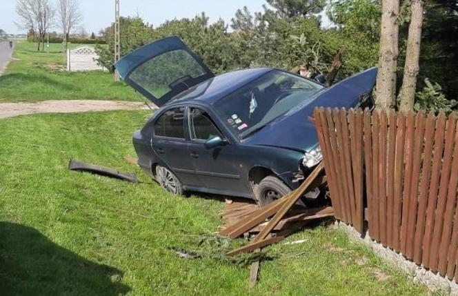 Pijany jak bela pędził do dziewczyny. Pośpiech na randkę skończył się na płocie! 