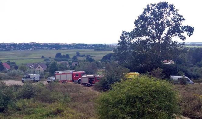 Piątnica. Turysta z Warszawy miał wypadek w forcie. Leżał w ciemności i czekał na pomoc