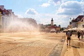 Żar leje się z nieba. Ostrzeżenia pierwszego i drugiego stopnia. Ne termometrach 32°C