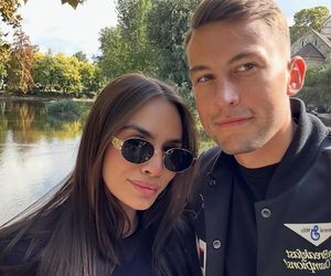 Bartłomiej Wdowik z dziewczyną 