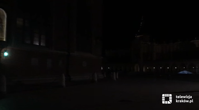 Kraków spowity w ciemnościach. Wyłączono oświetlenie uliczne
