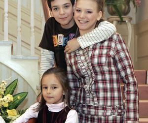 Dokładnie 20 lat temu wyemitowano 1. odcinek serialu Niania. Tak dziś wyglądają bohaterowie