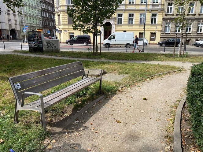 Wrocław. 15 lat "libacji na skwerku"