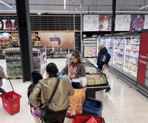 Tłumy gorzowian pojawiły się na otwarciu hipermarketu Carrefour w pasażu handlowym S1