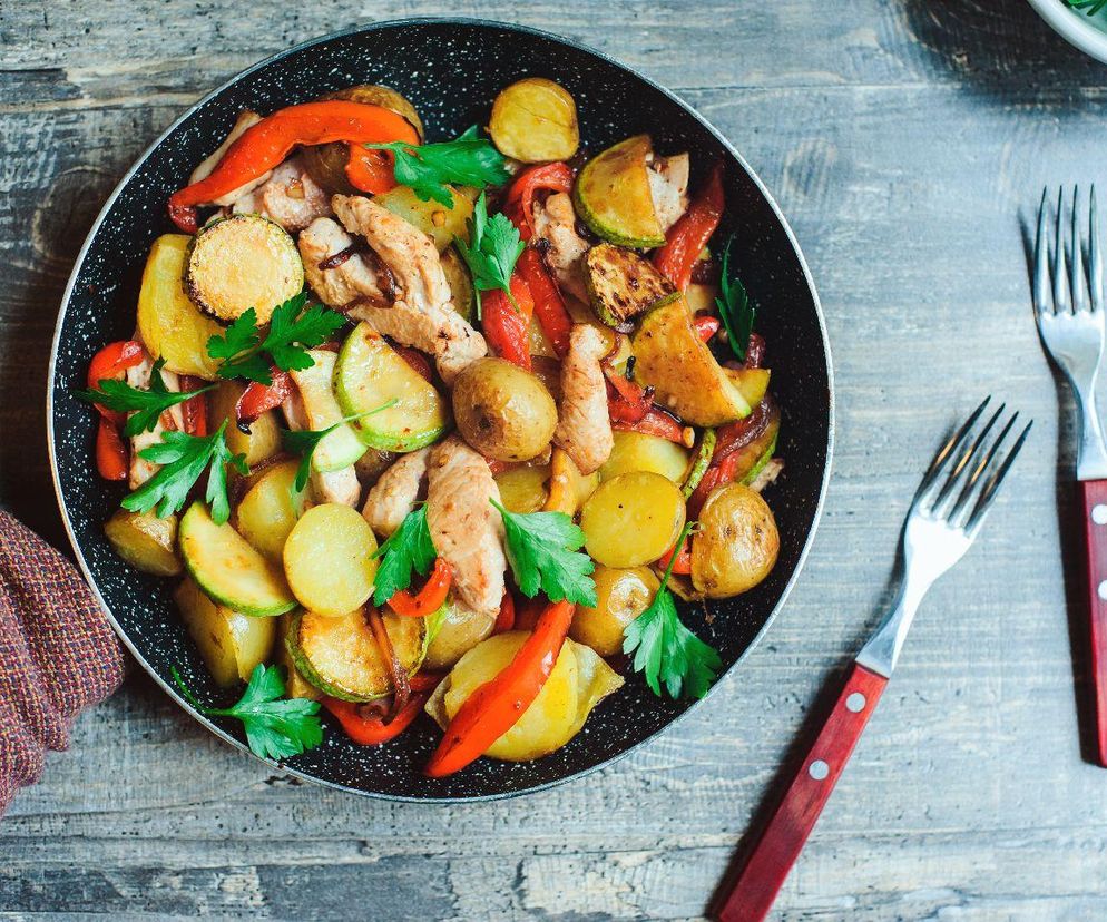 ziemniaki pieczone z kurczakiem