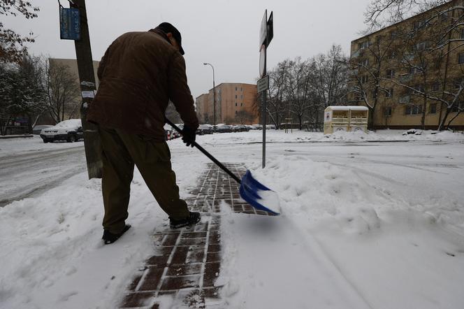 Wielka śnieżyca w Warszawie. Kiedy przestanie sypać? Zaskakująca prognoza