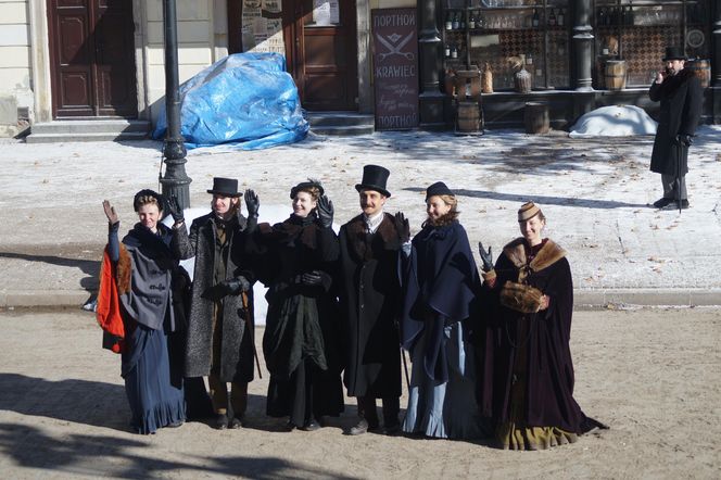 Gwiazdy marzną na planie "Lalki"