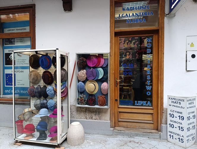 Rod Stewart kupił czapkę u Pani Marii Lipki w Krakowie