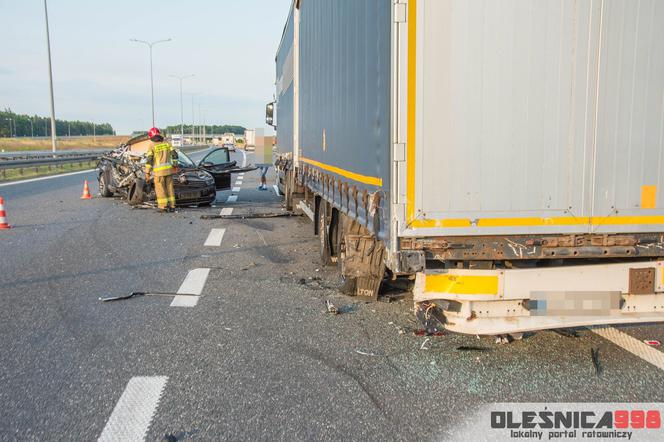 Groźny wypadek na trasie S8. Volkswagen zderzył się z ciężarówką