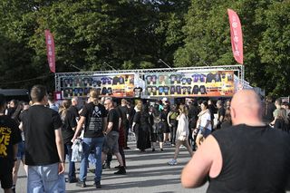 Tłumy przed koncertem Iron Maiden w Warszawie