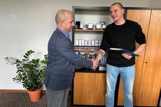 Zosia i Marcelina znalazły portfel wypchany pieniędzmi! Zaskakujęca zachowanie nastolatek