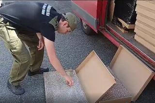 Przemycał papierosy w kartonach do pizzy