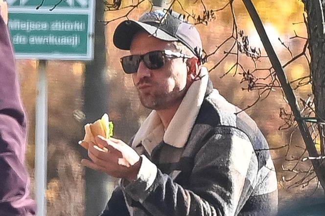 Agnieszka Kaczorowska siedzi i pachnie, a Rogacewicz wynosi śmieci i je kanapke poza autem... Fajna para?