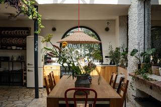 Remont domu z lat 70. - zobacz metamorfozę wyjątkowej Hacjendy Kiekrz w Poznaniu