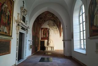 Remont zabytkowej bazyliki na finiszu. Piękne krużganki z XV wieku odrestaurowane!