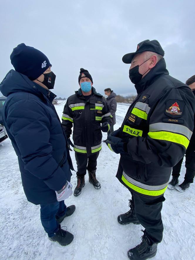 Płock. Alarm przeciwpowodziowy na Wiśle. "Żonę i syna wywoziłem łódką" [ZDJĘCIA]