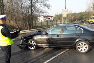 Kolizja z udziałem karetki i samochodu osobowego