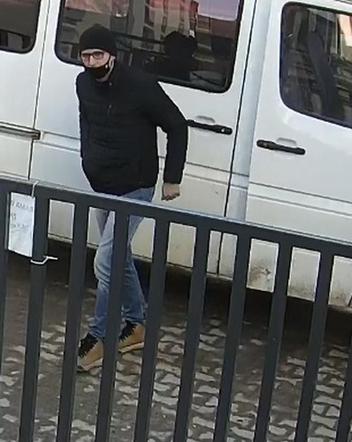 Poznań. Posłużył się cudzym dowodem, ale to nie wszystko! Oszust może działać w całej Polsce
