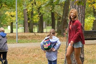 	M jak miłość odc. 1784. Kama (Michalina Sosna), Szymek (Staś Szczypiński), Maja (Laura Jankowska)