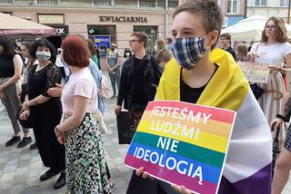 Jesteśmy ludźmi, nie ideologią - tak środowiska LGBT manifestowały wczoraj w Lublinie