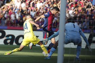 FC Barcelona - Villarreal SKRÓT: Pięć goli, ale nie Lewandowskiego. Ospała Barca przegrała po fecie