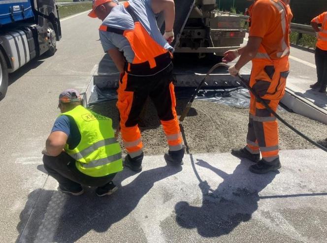 Tak naprawiano betonową nawierzchnię autostrady A1