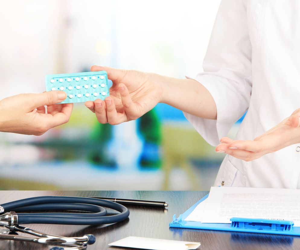 Wiele kobiet w okresie okołomenopauzalnym broni się przed terapią hormonalną.