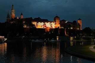 Turystyczny hit w Krakowie? Multimedialny spektakl obejrzysz na murach Wawelu