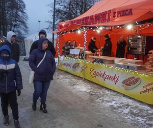 Ruszył jarmark bożonarodzeniowy nad jeziorem Ukiel w Olsztynie. Zobacz, jak wygląda! [ZDJĘCIA]