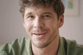 Roznerski pokazał się z maleństwem! Chyba przymierzasz, czy ci pasuje