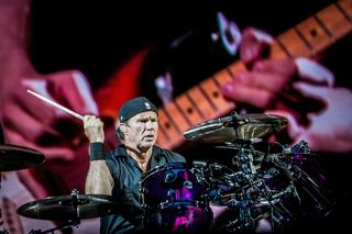 Chad Smith wystąpił w lokalnym pubie przed garstką słuchaczy! Perkusista od lat udowadnia, że jest normalnym facetem!