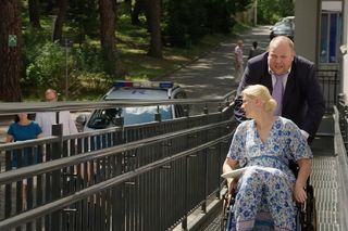 M jak miłość odc. 1831. Jagoda (Katarzyna Kołeczek), Tadeusz (Bartłomiej Nowosielski)