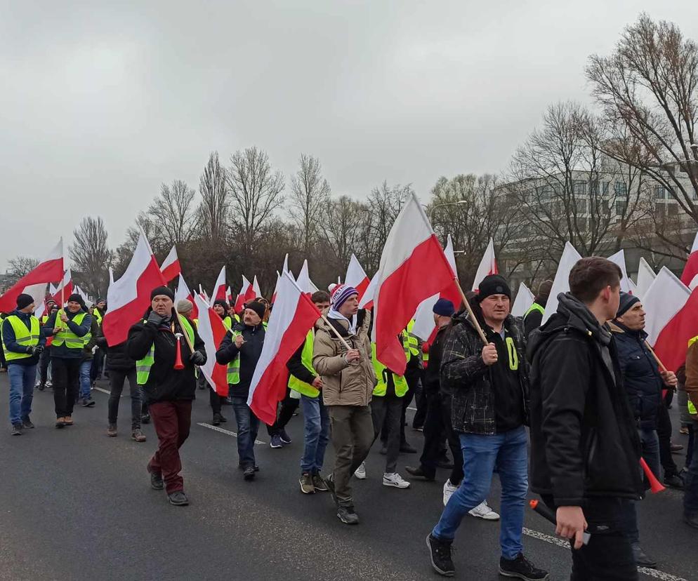Protest rolników w woj. lubelskim. Rolnicy w Lublinie rozpoczęli przemarsz. Mamy zdjęcia!
