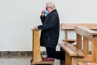 Lech Wałęsa zdjął maseczkę w kościele [ZOBACZ ZDJĘCIA]