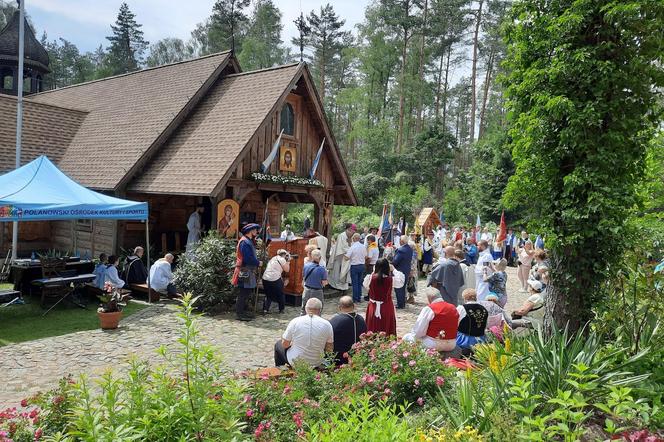 Od dziesięciu lat przy Sanktuarium Matki Bożej Bramy Niebios na Górze Polanowskiej w połowie czerwca odbywają się zjazdy Kaszubów