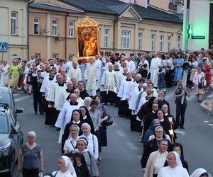 76. rocznica Cudu Lubelskiego. Procesja różańcowa w centrum Lublina