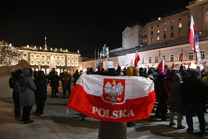 Protest pod Pałacem Prezydenckim