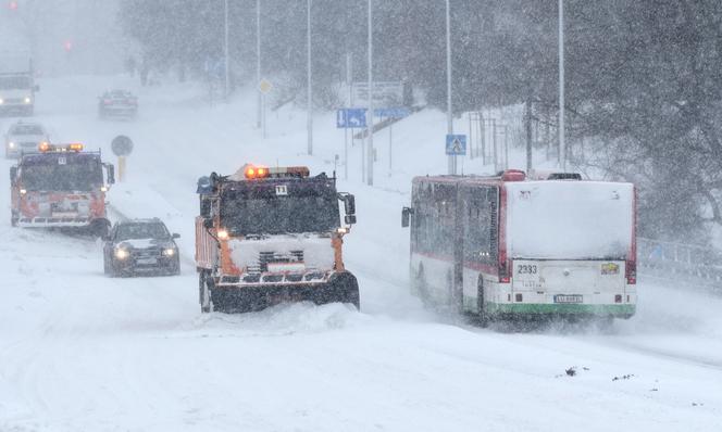 Śnieg w Polsce 2022 - TAKICH opadów jeszcze nie było. Synoptycy łapią się za głowy!