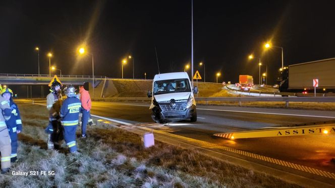  Kierowca busa usnął za kółkiem. Kolizja przy węźle na S5 niedaleko Śmigla