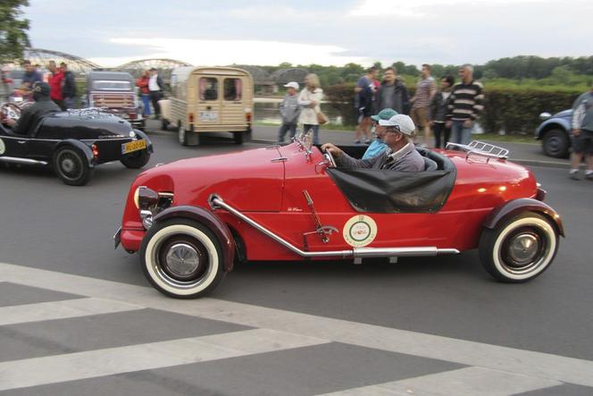 Światowy Zlot Miłośników Citroena 2CV w Toruniu