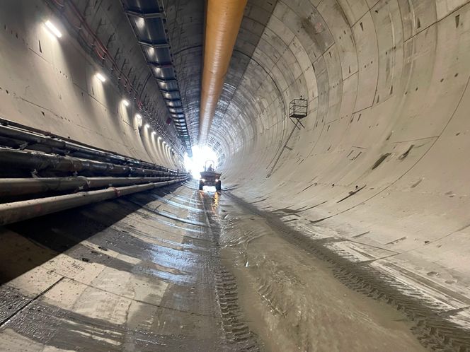 Betonowe elementy do budowy pierścieni tworzących obudowę nowego tunelu na S19