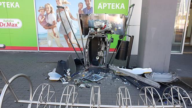 Ktoś wysadził bankomat w Toruniu. Policja prosi o pomoc świadków