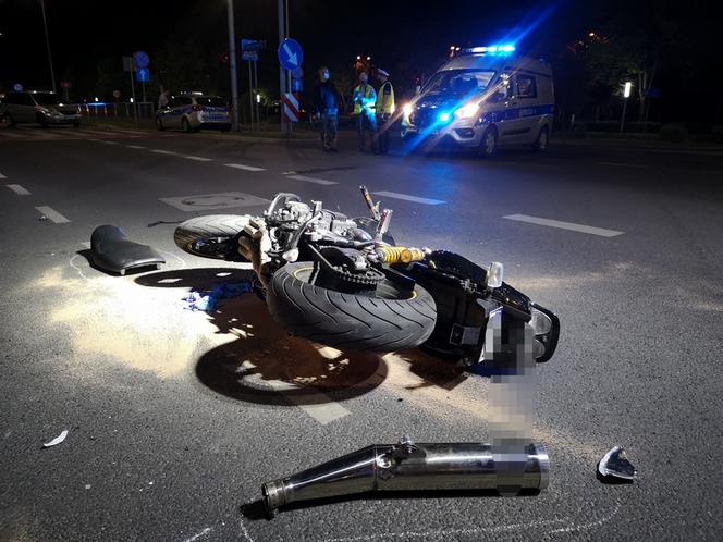 Nie żyje 46-letni motocyklista! Jego córka została ranna. Makabryczny wypadek w Lesznie