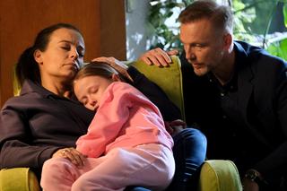 M jak miłość, odc. 1749: Andrzej (Krystian Wieczorek), Magda (Anna Mu8cha), Nadia (Mira Fareniuk)