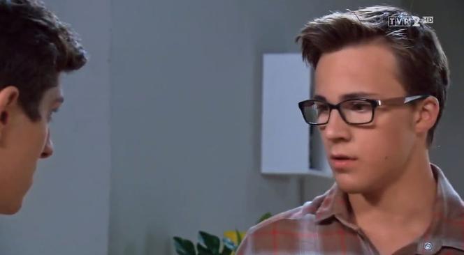 Barwy szczęścia odc. 1962. Justin (Jasper Sołtysiewicz), Kajtek (Jakub Dmochowski)