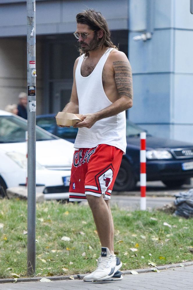 Radzimir Dębski umówił się ze znajomymi na burgera