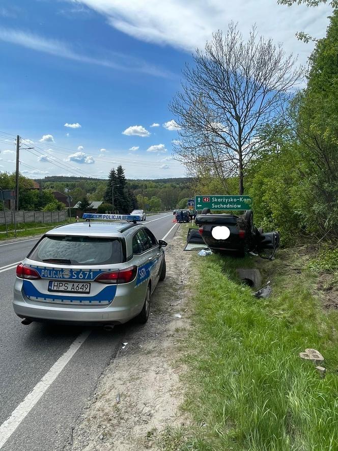 Poważny wypadek w Parszowie na DK 42. Dwie osoby trafiły do szpitala