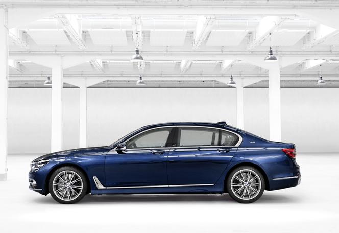 BMW M760Li xDrive "THE NEXT 100 YEARS"