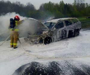 Pożar osobówki na autostradzie A4 w Brzesku